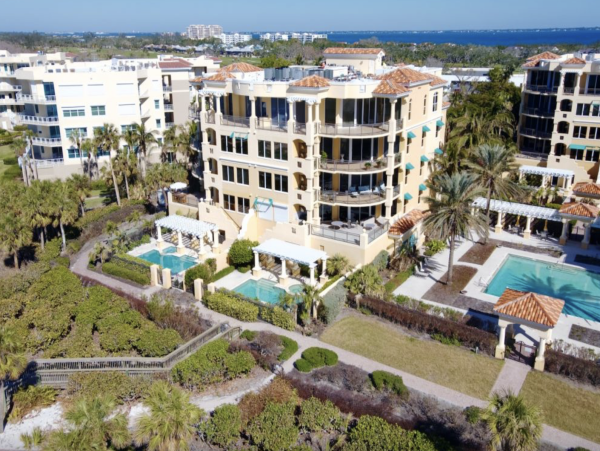 Ultra Posh South end Condo with Private Pool and Spa
